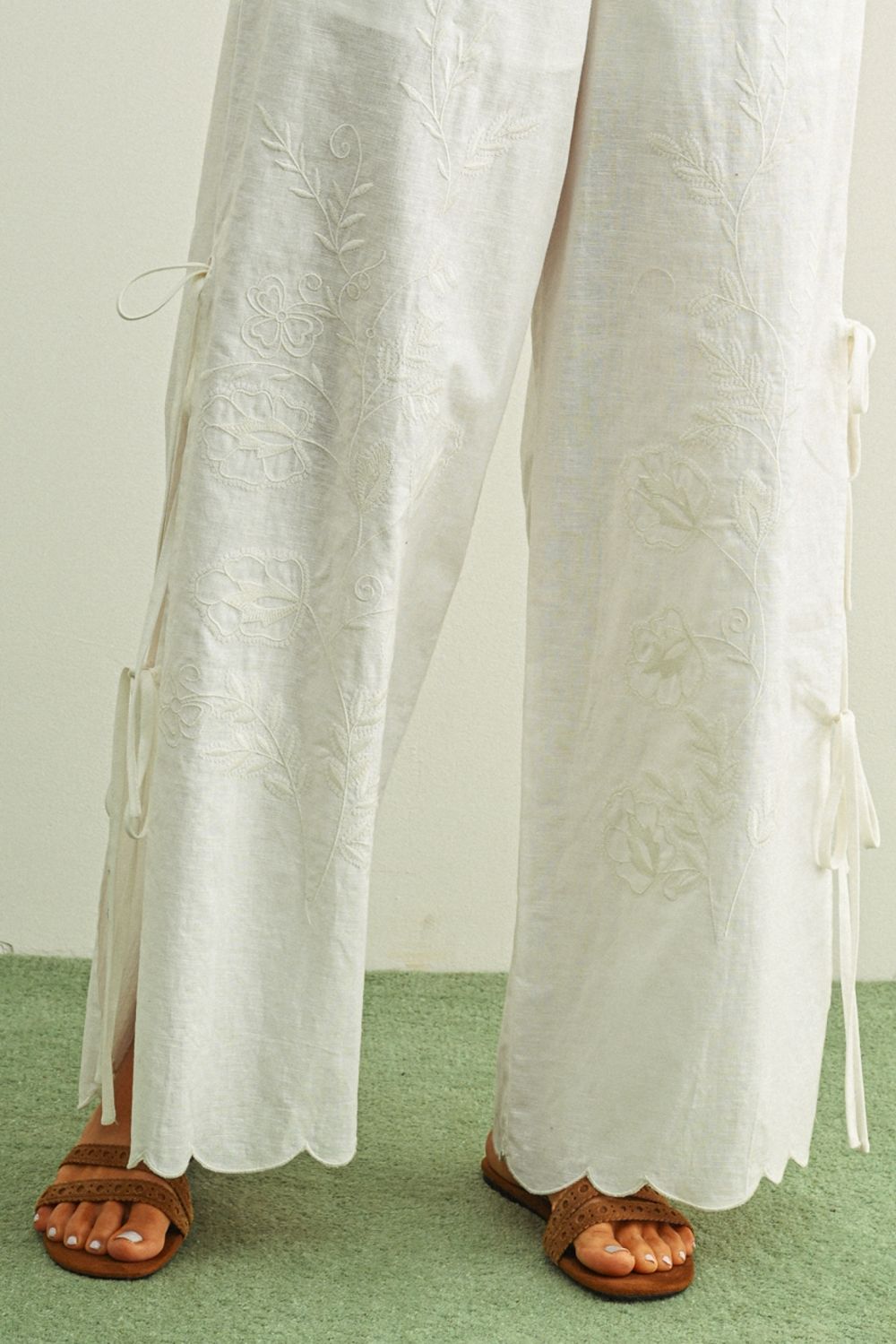 Charlie Embroidered Tie Pant