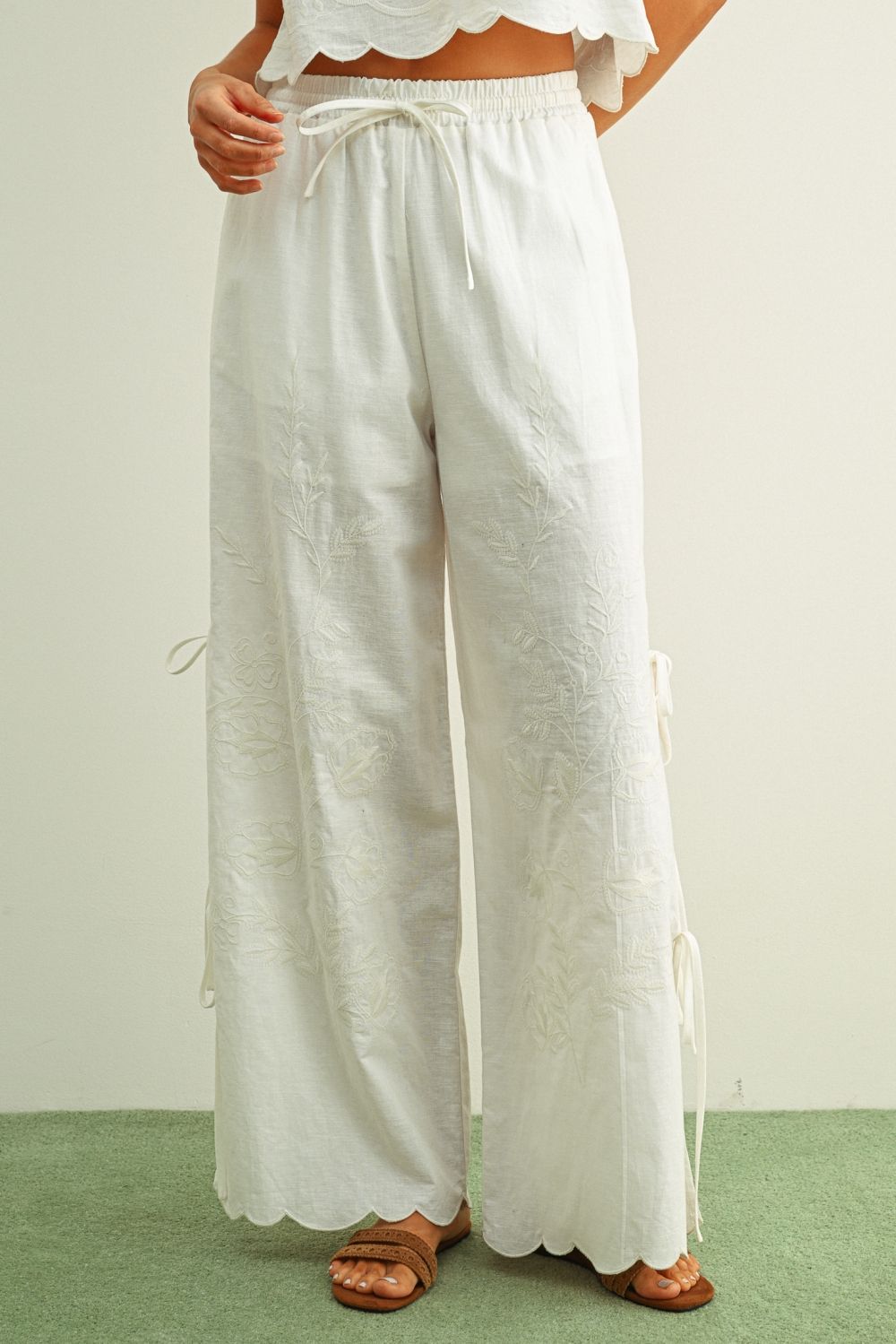 Charlie Embroidered Tie Pant